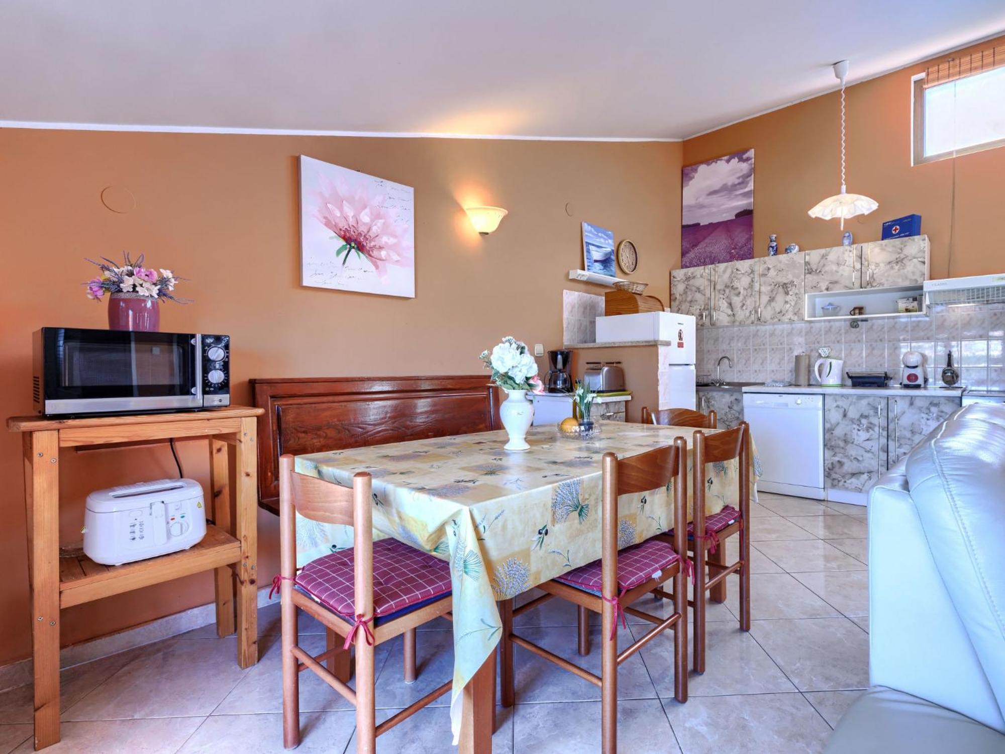 Maria - Pul 350 By Interhome Pula